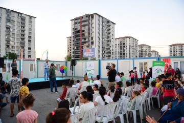 “Çocuklarımızı Deprem Travmasından Uzak Tutmak İçin Her Türlü Çabayı Gösteriyoruz”